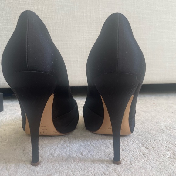 Giuseppe Zanotti Design - black peep toe satin heels - Picture 2 of 6